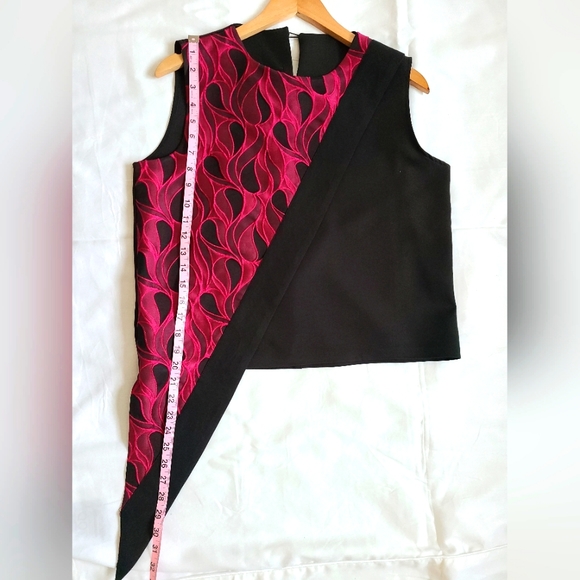 NWOT, black and pink top - Picture 6 of 6